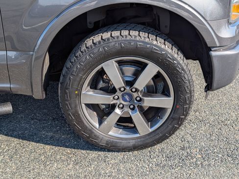 Used 2016 Ford F150 XLT w/ Equipment Group 302A Luxury image 9