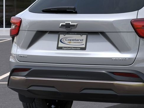 New 2026 Chevrolet Trax ACTIV w/ Sunroof Package FWD image 15