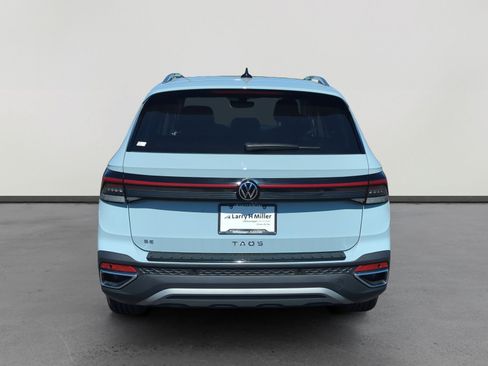 New 2026 Volkswagen Taos SE image 4