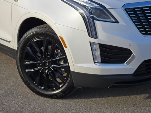 New 2025 Cadillac XT5 Luxury image 3