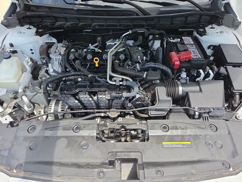 Used 2024 Nissan Altima 2.5 SR FWD image 17