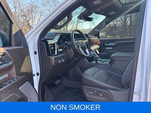 Used 2024 GMC Sierra 1500 Denali w/ Technology Package AWD/4WD image 16
