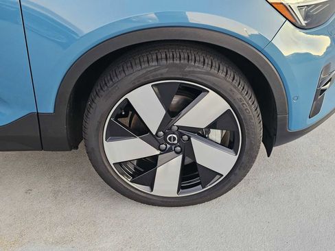 Used 2023 Volvo XC40 Recharge Ultimate image 9