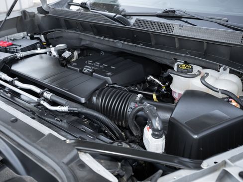 Used 2022 Chevrolet Silverado 1500 Custom image 14