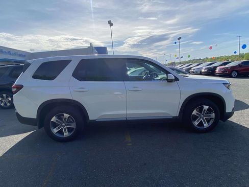 Certified 2025 Honda Pilot EX-L image 6