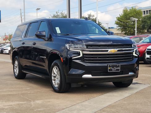 Used 2024 Chevrolet Suburban LT AWD/4WD image 4