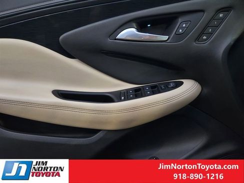 Used 2017 Buick Envision Premium w/ Driver Confidence Package image 26