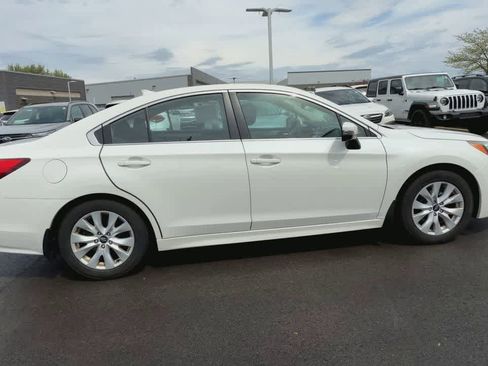Used 2016 Subaru Legacy 2.5i Premium AWD/4WD image 9