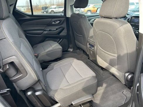 Used 2020 Chevrolet Traverse LT image 39
