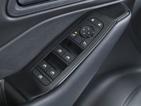 Certified 2025 Nissan Rogue S image 20