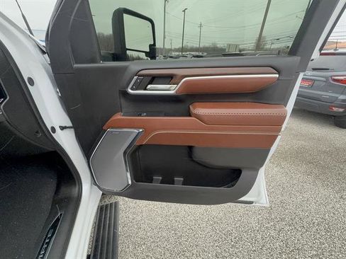 Used 2024 GMC Sierra 2500 Denali Ultimate w/ LPO, GMC Protection Package image 29