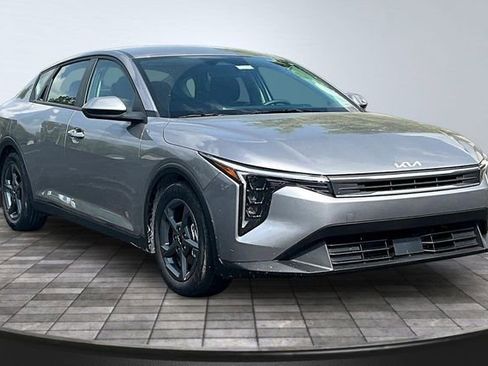 Used 2025 Kia K4 FWD image 3