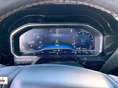 Used 2024 Chevrolet Silverado 2500 LTZ w/ LTZ Convenience Package image 20