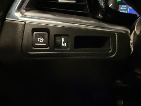 Used 2018 Cadillac XT5 Luxury image 44