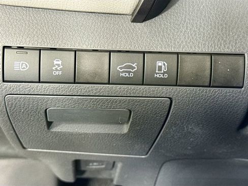 Used 2020 Toyota Camry LE w/ Convenience Package image 19