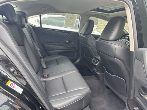 Used 2019 Lexus ES 350 w/ Premium Package FWD image 18