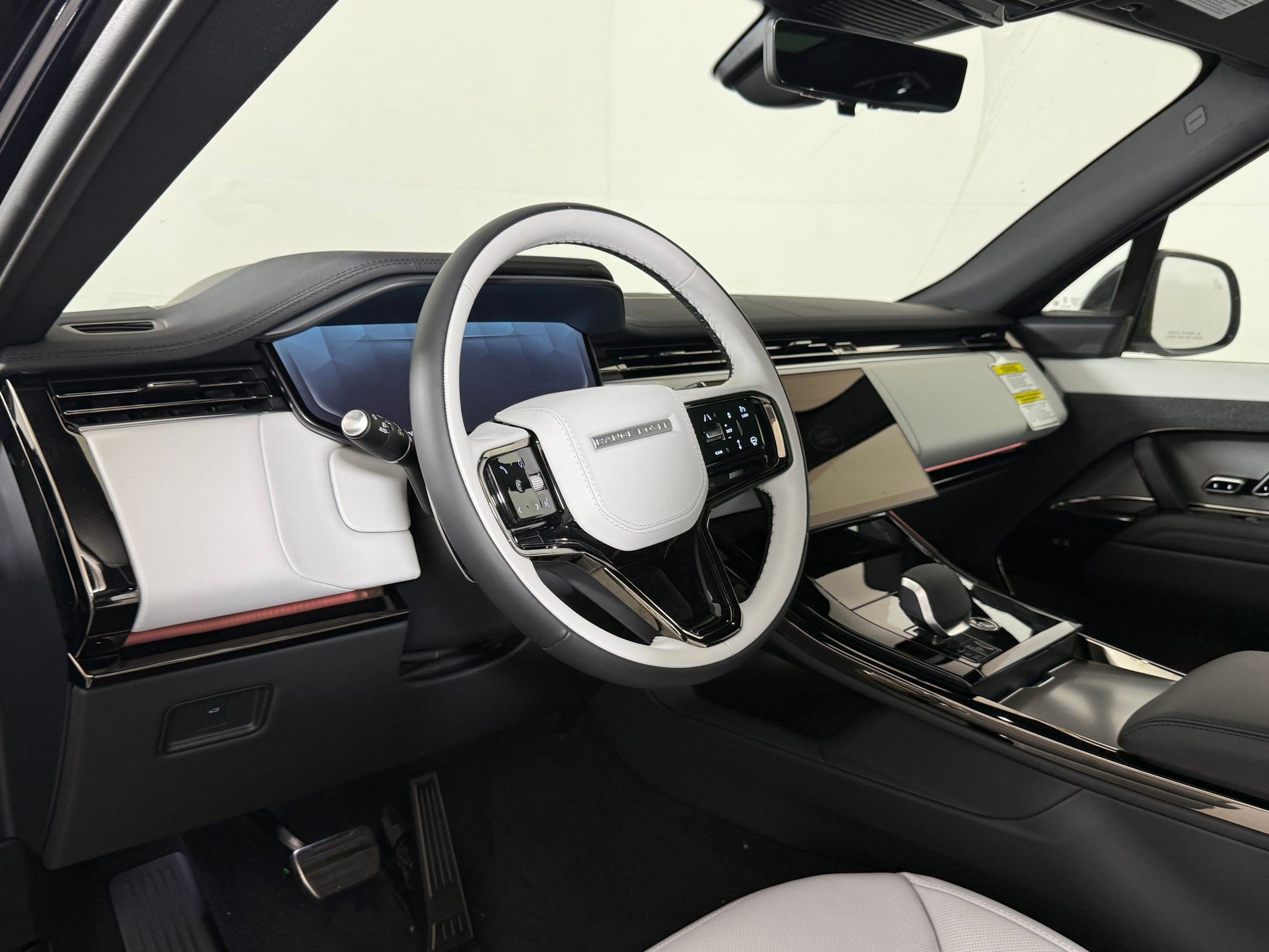 New 2026 Land Rover Range Rover Sport Dynamic SE AWD/4WD image 4