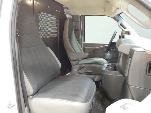 Used 2025 Chevrolet Express 2500 w/ Driver Convenience Package RWD image 18
