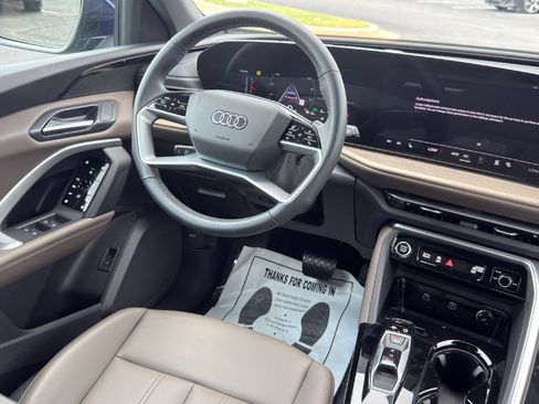 Used 2025 Audi Q5 Premium w/ Convenience Package AWD/4WD image 22