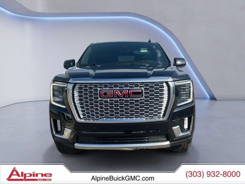 Used 2024 GMC Yukon Denali w/ Advanced Technology Package AWD/4WD image 8