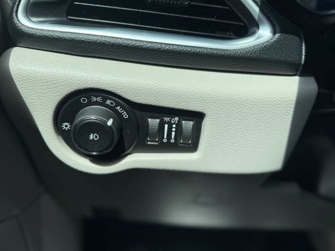 Used 2020 Chrysler Pacifica Limited w/ Advanced Safetytec Group image 31