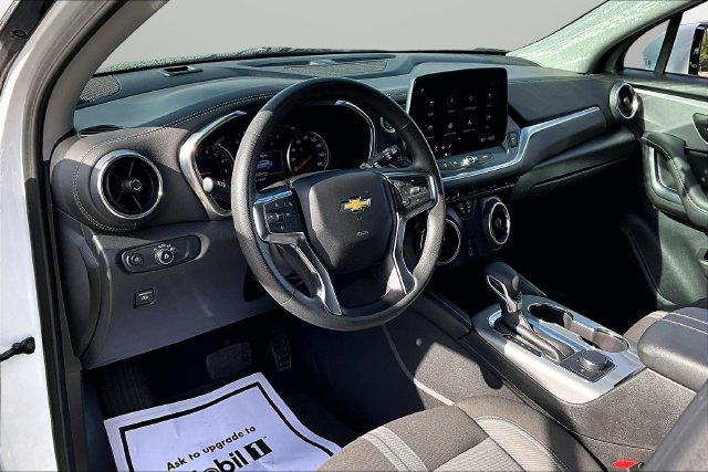 Used 2025 Chevrolet Blazer LT FWD image 14