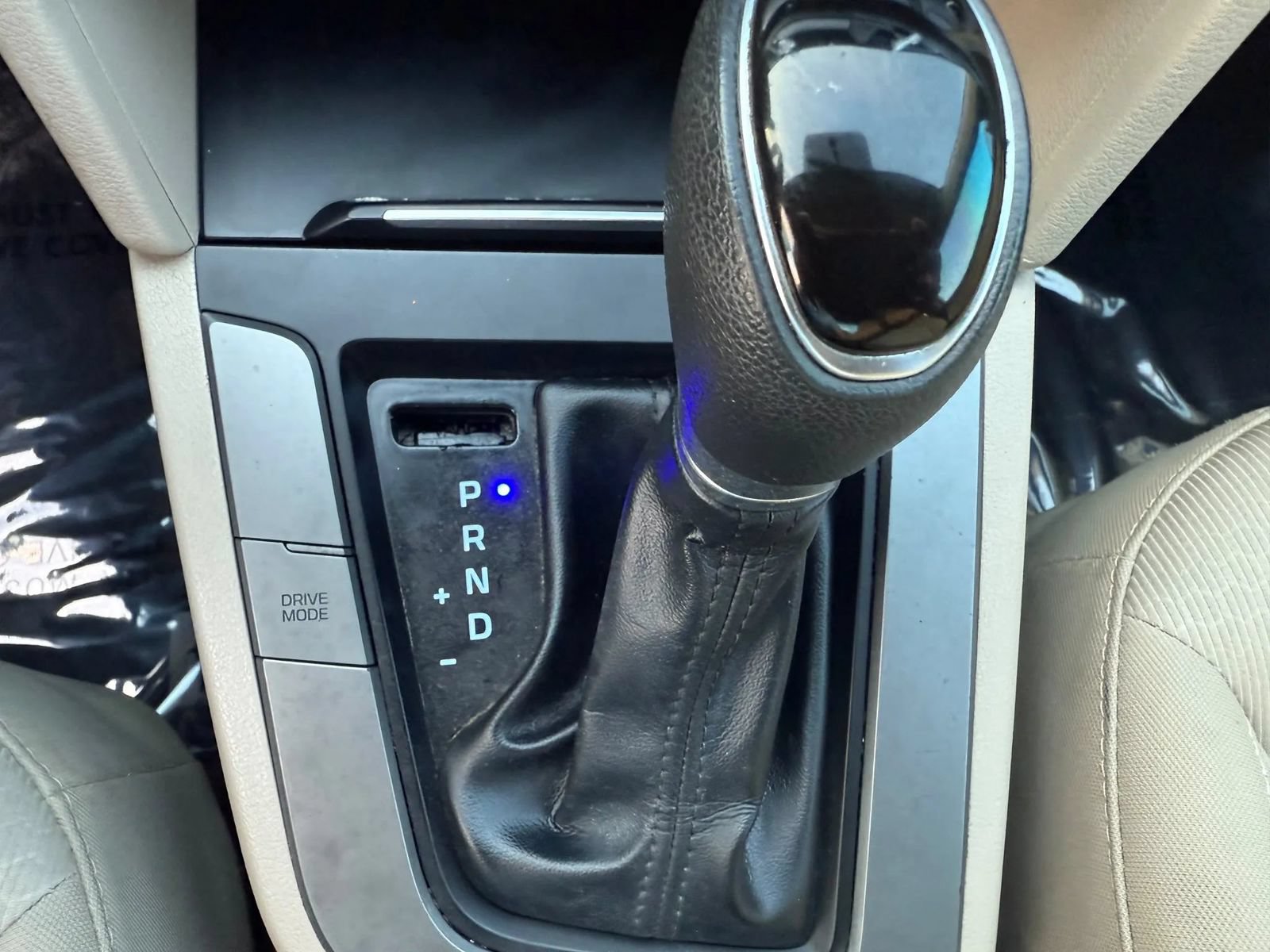 Used 2017 Hyundai Elantra SE FWD image 15