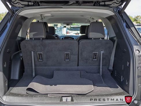 Used 2020 Chevrolet Traverse LT FWD image 37