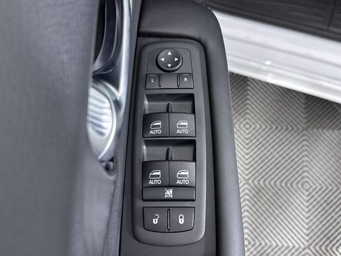 New 2026 Chrysler Pacifica Select w/ S Appearance Package AWD/4WD image 27