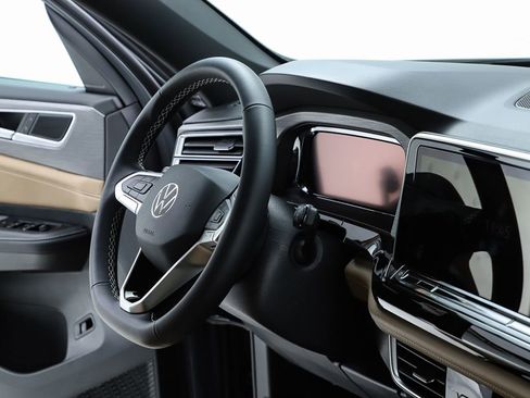 New 2026 Volkswagen Atlas Cross Sport SE image 74