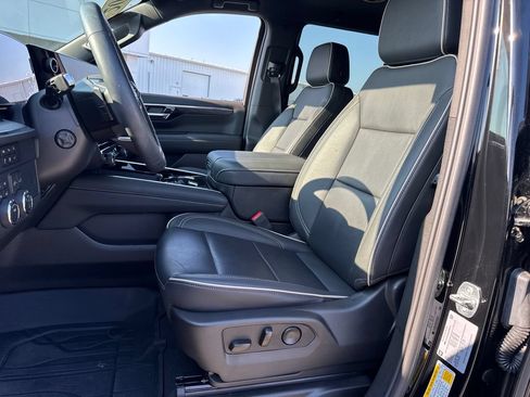 Used 2025 Chevrolet Tahoe Premier AWD/4WD image 17