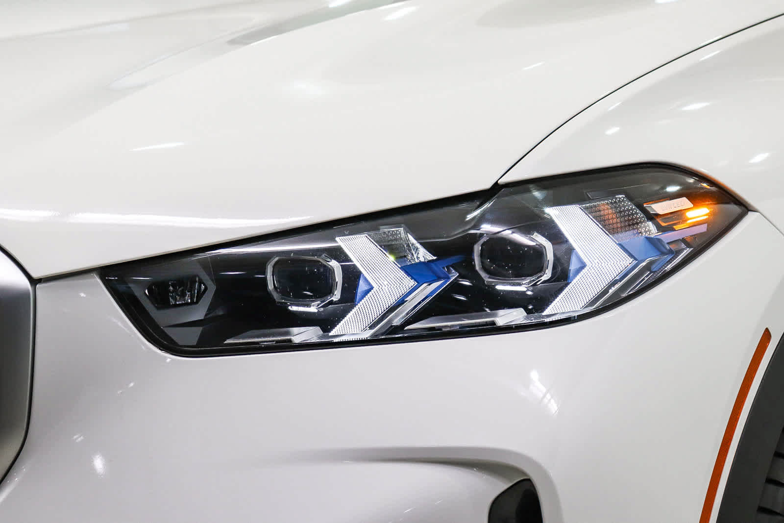 Used 2025 BMW X5 sDrive40i w/ Executive Package RWD image 12
