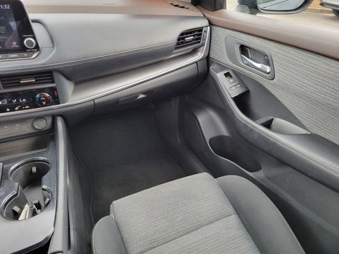 Used 2023 Nissan Rogue SV image 19