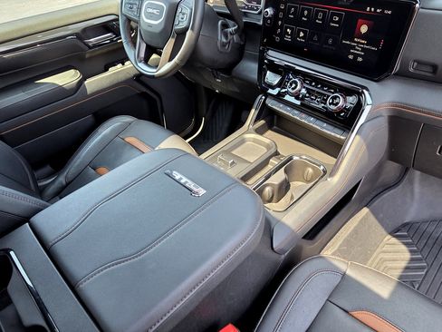 Used 2024 GMC Sierra 2500 AT4 w/ AT4 Premium Plus Package AWD/4WD image 46