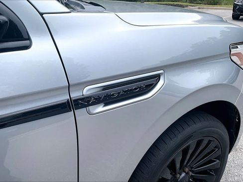 Used 2021 Lincoln Navigator L Reserve w/ Luxury Package AWD/4WD image 33