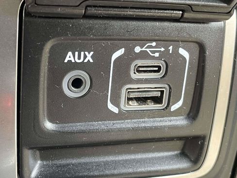 Used 2019 Jeep Wrangler Unlimited Rubicon AWD/4WD image 27