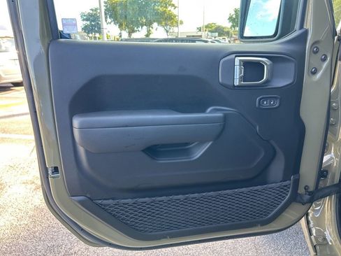 New 2026 Jeep Gladiator Sport image 32