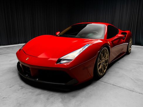 Used 2018 Ferrari 488 GTB RWD image 10