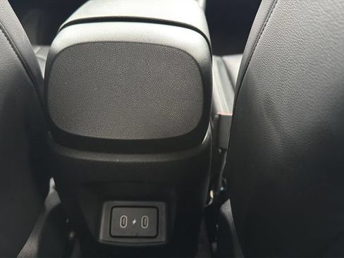 Used 2025 Hyundai Elantra Limited FWD image 31