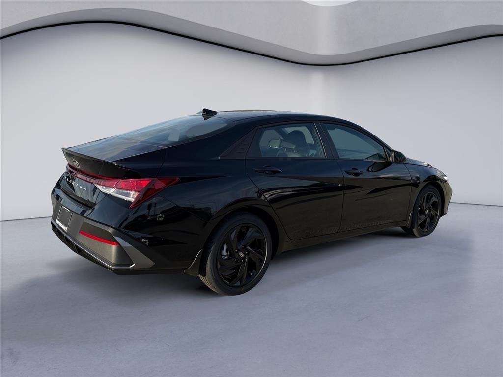 New 2026 Hyundai Elantra SEL Sport FWD image 5