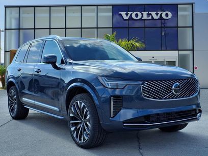 New 2025 Volvo XC90 B5 Plus w/ Protection Package Premier