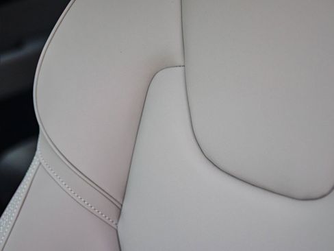 New 2026 Volvo XC60 B5 Plus w/ Protection Package Premier image 27