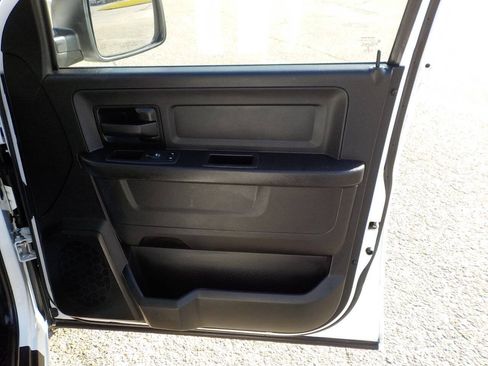 Used 2019 RAM 1500 Tradesman w/ Chrome Appearance Group RWD image 28