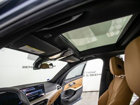 Used 2025 BMW 330i Sedan w/ Premium Package image 35