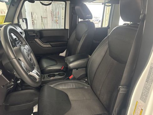 Used 2016 Jeep Wrangler Unlimited Sport image 9