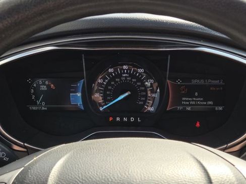 Used 2017 Ford Fusion SE w/ Fusion SE Technology Package FWD image 32
