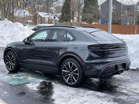 Used 2024 Porsche Macan 4 Electric image 3