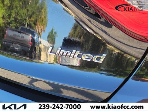 Used 2016 Hyundai Sonata Limited w/ Option Group 04 FWD image 10