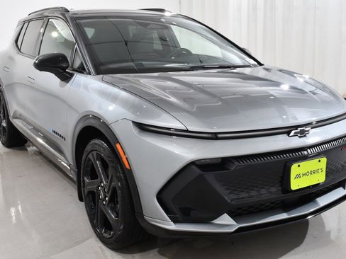 Used 2024 Chevrolet Equinox EV RS image 4