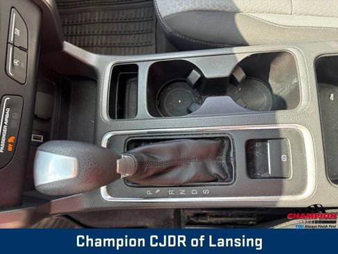 Used 2017 Ford Escape SE w/ Equipment Group 201A FWD image 25
